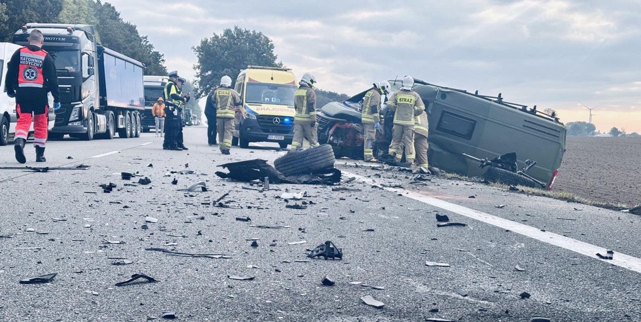 Żochowo: Poważny wypadek na DK 6 o poranku. Dwie osoby poszkodowane