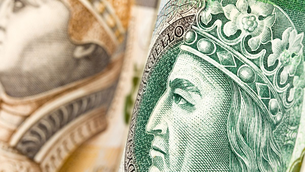 Co czwarty Polak mówi, że oszczędza na jedzeniu - zauważa "Gazeta Wyborcza" 