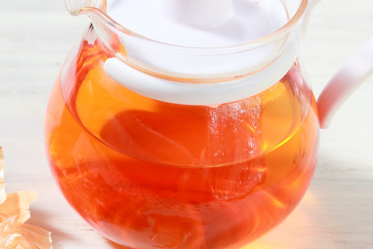 Pij codziennie zamiast zwykłej herbaty. Nie dość, że wzmacnia odporność, to czyści jelita jak miotełka