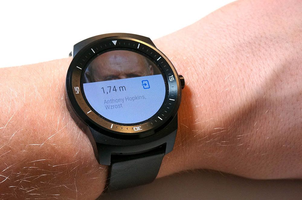 LG G Watch R i odpowiedź na pytanie o wzrost Anthony’ego Hopkinsa