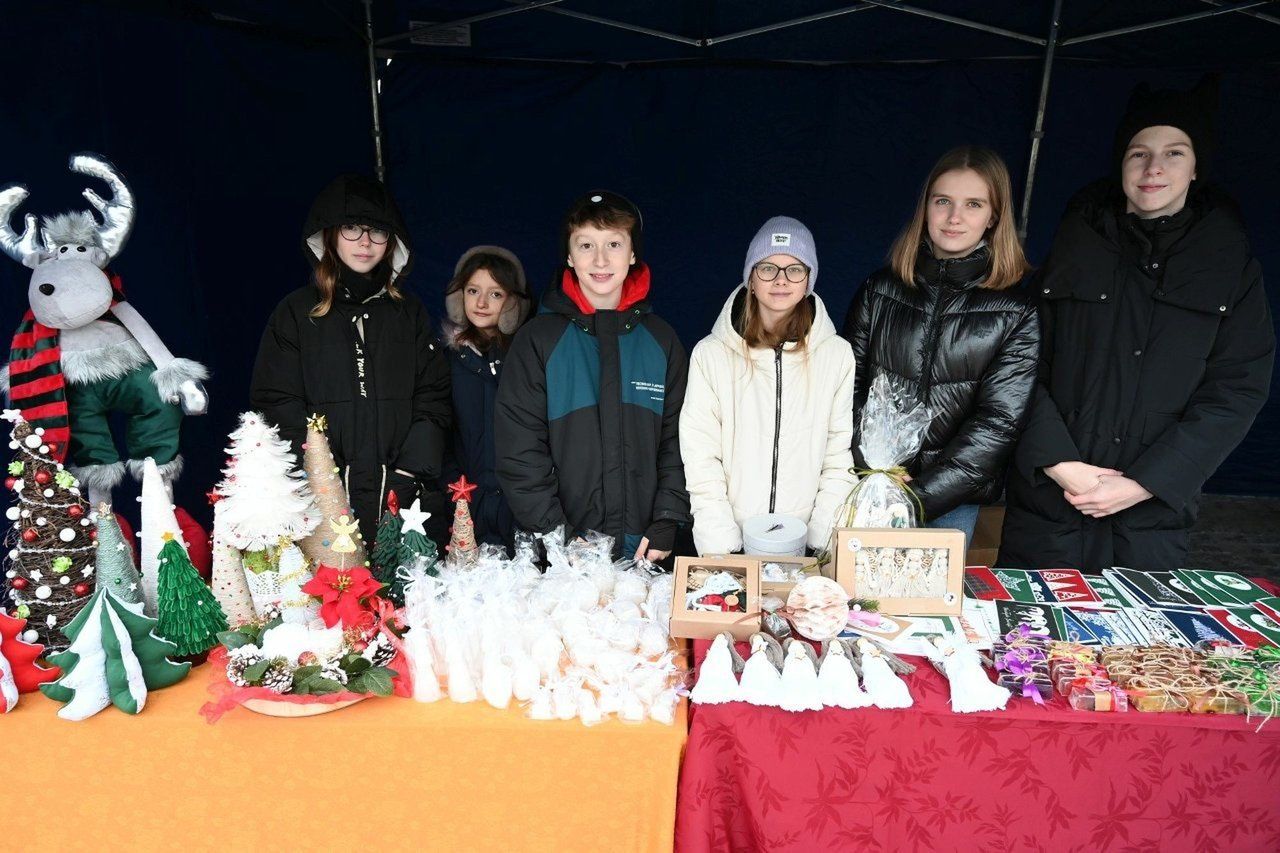 Mniów: II Jarmark Bożonarodzeniowy. Lokalne ozdoby i tradycyjne smaki