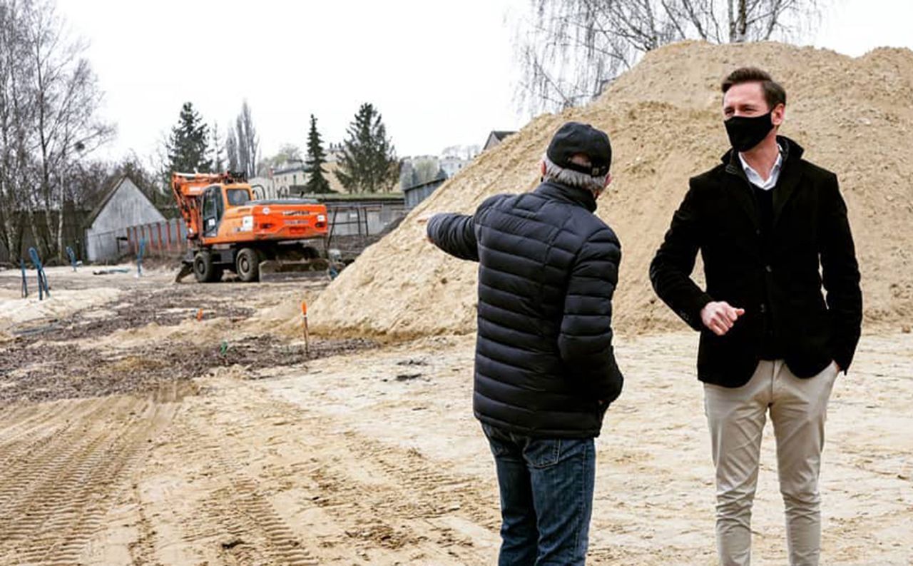 Zniszczona rzeka na Pomorzu. Spór koncernu z samorządem