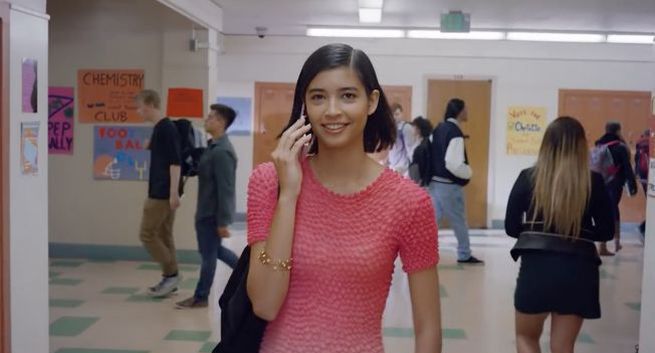 Motorola w nostalgicznej reklamie zapowiada powrót telefonu Moto Razr (wideo)