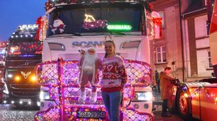 Nowy Staw: Bieg i Konwój św. Mikołaja. Biegacze, miłośnicy nordic walking i kierowcy ciężarówek razem dla PCZ