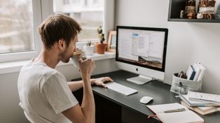 Sąd w Gliwicach postanowił. Koniec z pracą zdalną. Radni w Dąbrowie Górniczej nie mogą spotykać się na sesjach i komisjach w trybie on-line