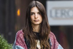 Nikt się za nią nie obejrzał. Emily Ratajkowski była nie do poznania