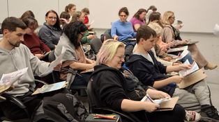 Wrocław: Warsztat z rysunków Urban Sketchers w Muzeum Teatru. Uczestnicy nauczyli się tworzyć profesjonalne rysunki miejskie