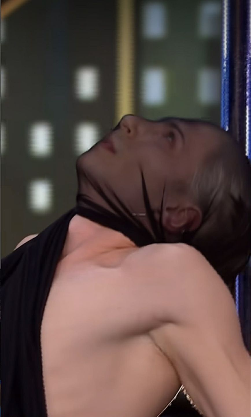 "Złoty przycisk" za taniec na rurze w "Mam talent!"