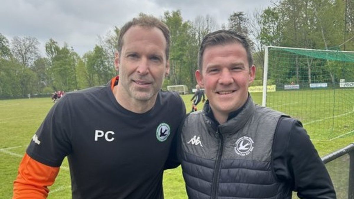 Petr Cech zagrał w amatorskim zespole w Anglii