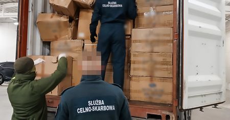 Wielki przemyt z Singapuru rozbity w porcie Gdańsk. 14 milionów papierosów warte ponad 14,5 mln zł