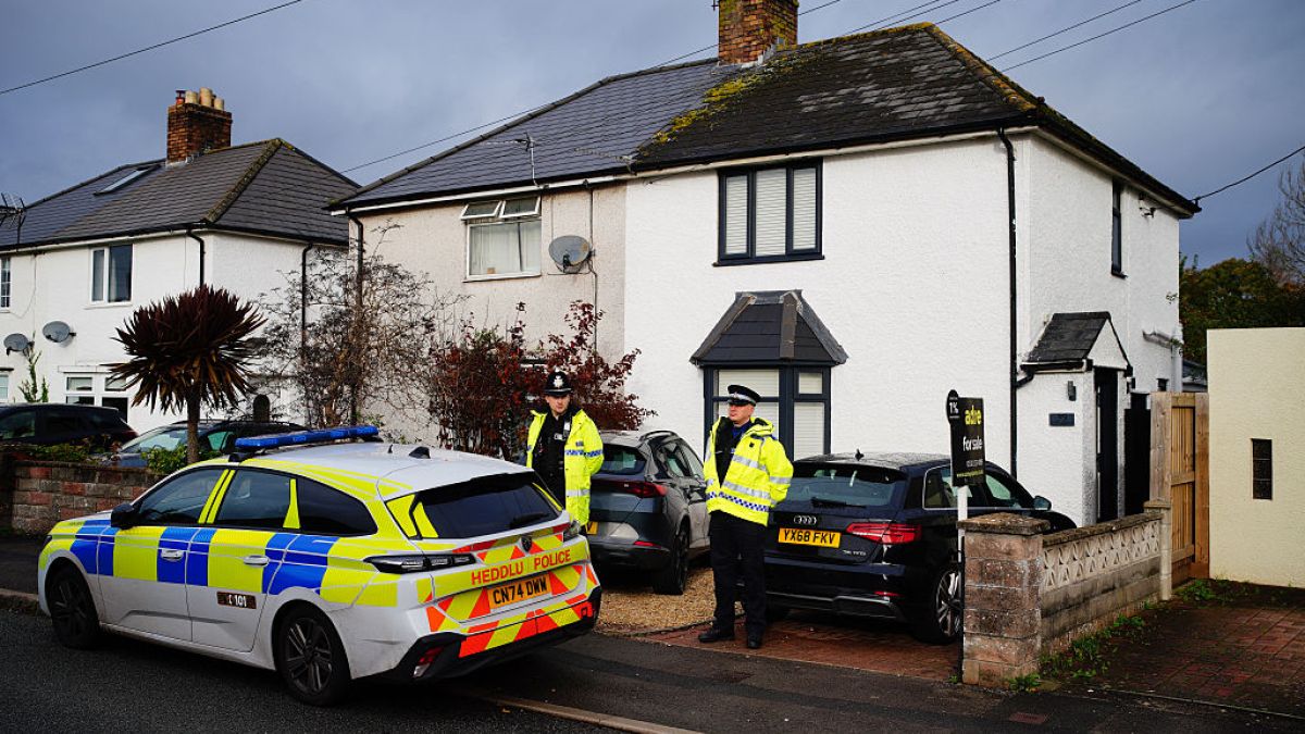 Policja pod domem, w którym doszło do tragedii