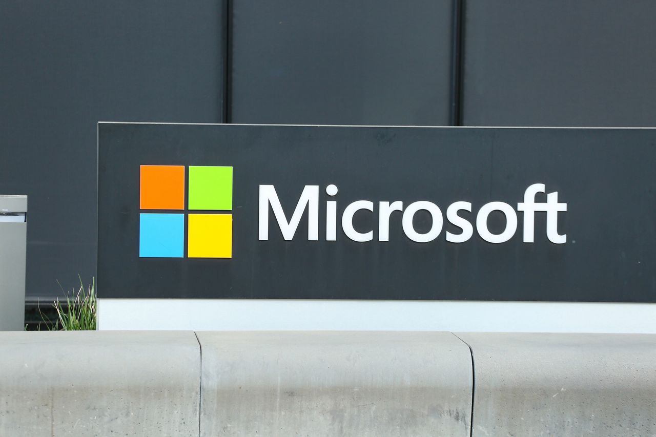 Baza danych Microsoftu była dostępna w internecie bez zabezpieczeń, fot. Getty Images