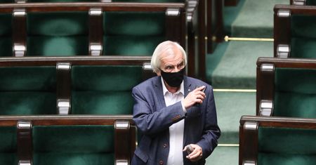 Nagła zmiana. PiS wycofało się z podwyżek dla pracowników ochrony zdrowia