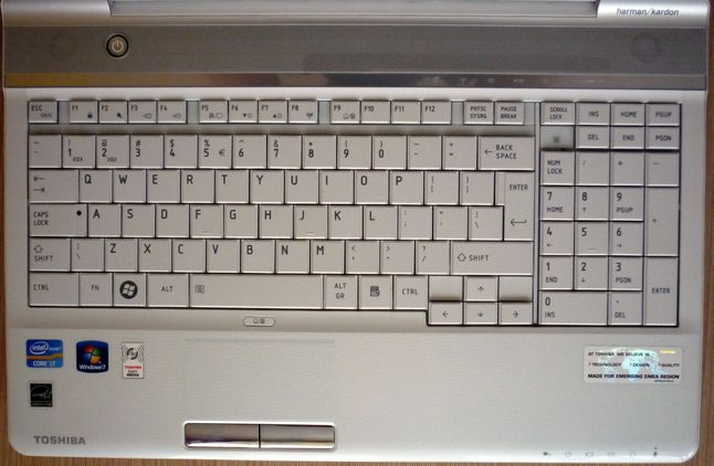 Toshiba Qosmio F750-10L - klawiatura i touchpad