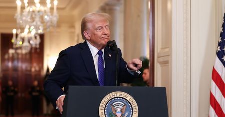 Trump zaostrza reżim dla migrantów. Podpisał pierwszą ustawę
