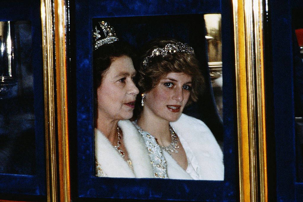 Jak naprawdę wyglądała relacja królowej i księżnej Diany?