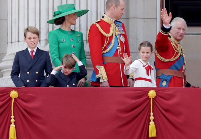 Król Karol z rodziną na Trooping the Colour