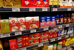 Podróbki kawy zalewają Polskę. To oszuści wsypują do opakowania