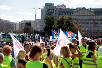 Pensje w budżetówce idą w górę. Tyle teraz płaci państwo