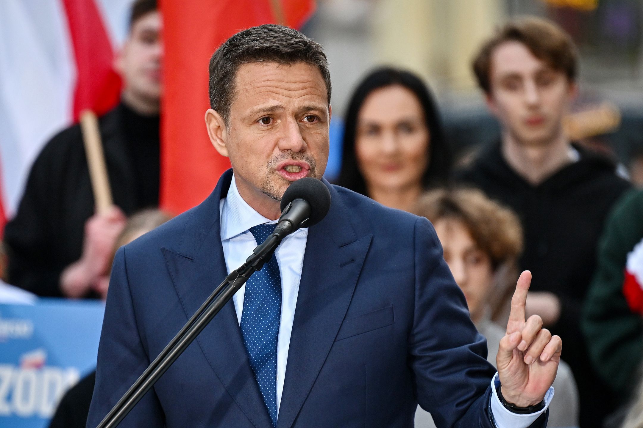 Rafa� Trzaskowski
Elbl�g, 30.05.2025. Wybory prezydenta RP - kampania przed II tur�. Spotkanie wyborcze kandydata KO w drugiej turze wybor�w prezydenta RP, prezydenta Warszawy Rafa�a Trzaskowskiego przy Ratuszu Staromiejskim w Elbl�gu, 30 bm. Przemawia Rafa� Trzaskowski. (jm) PAP/Marcin Gadomski
Marcin Gadomski
kampania, Koalicja Obywatelska, Platforma, polityk, polityka, prezydencka, prezydenckie, przedsi�biorcy, spotkanie, spotkanie spotkania, wyborcza, wybory, ostatni dzie� kampanii, wiec wyborczy