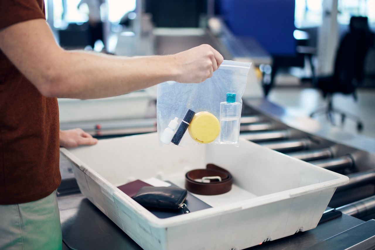 Save your money on the airport water: A couple of smart hacks revealed