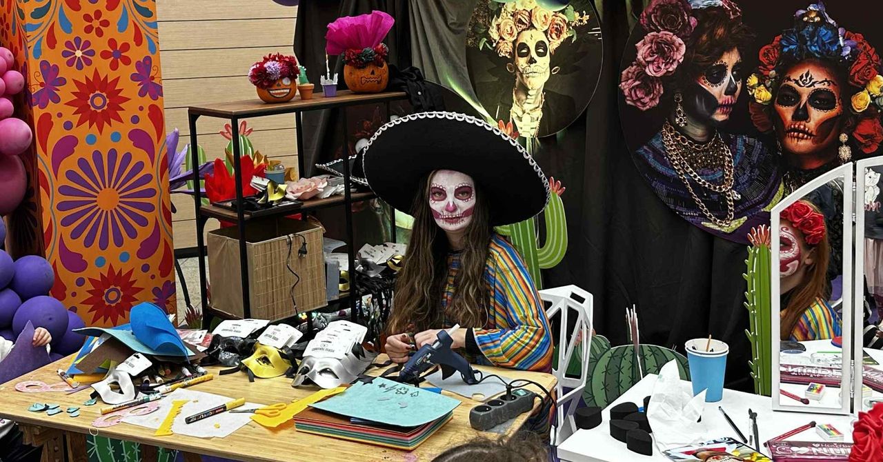 Łódź: Halloween pełen kolorów. Maski, malowanie buziek i zabawa