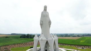 55-metrowa Matka Boska. Mieszkańcy zabrali głos ws. pomnika