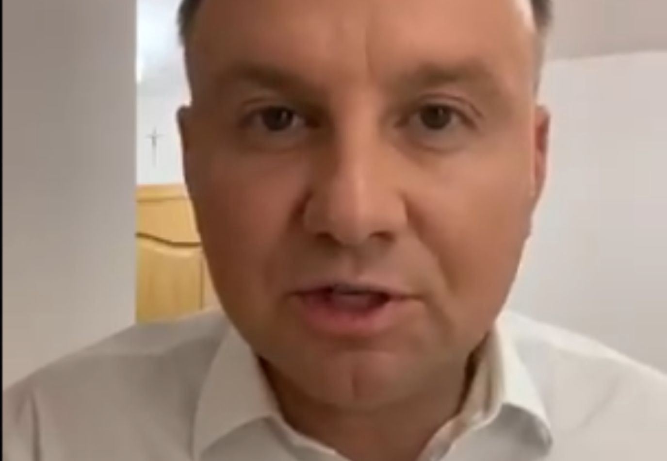 Koronawirus. Andrzej Duda przeprasza i mówi, w jakim jest stanie