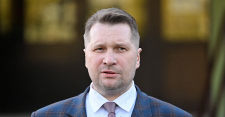 Uczniowie będą strzelać? Pomysł Przemysława Czarnka wejdzie w życie