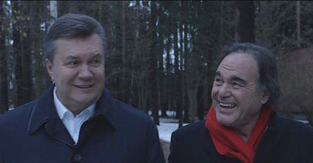 Oliver Stone broni Janukowycza: "Za masakrę Majdanu odpowiadają AGITATORZY Z ZEWNĄTRZ!"