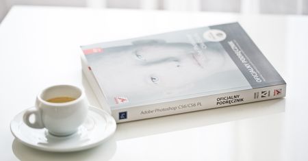 "Adobe Photoshop CS6. Oficjalny podręcznik" - od obszaru roboczego po zarządzanie barwą [recenzja]