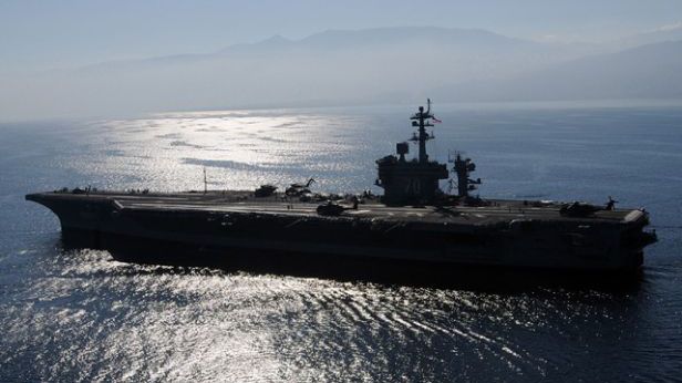 Lotniskowiec atomowy boiskiem do koszykówki 1