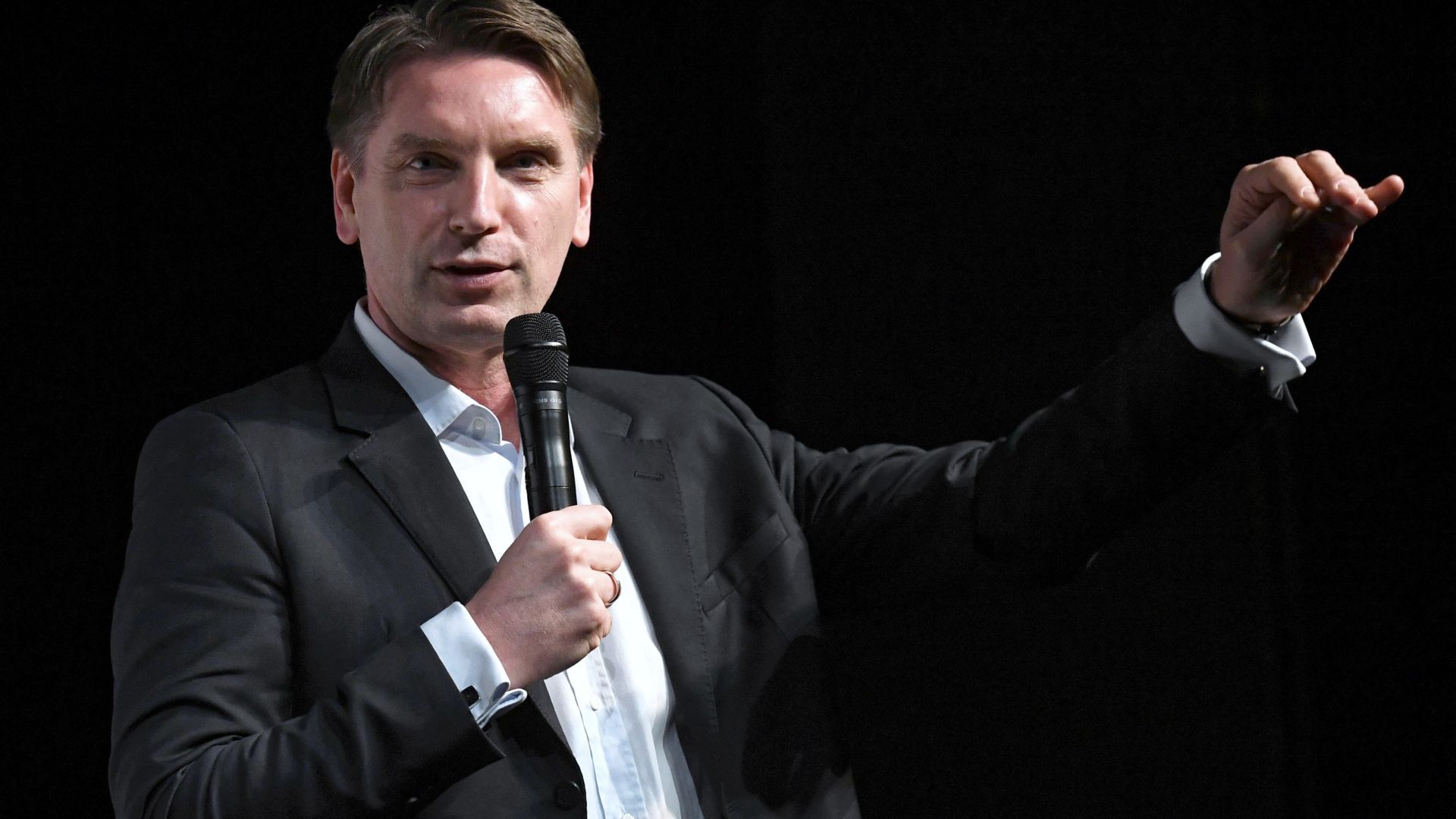 Tomasz Lis podczas spotkania z okazji premiery jego książki "Historia prywatna". Październik 2018 roku