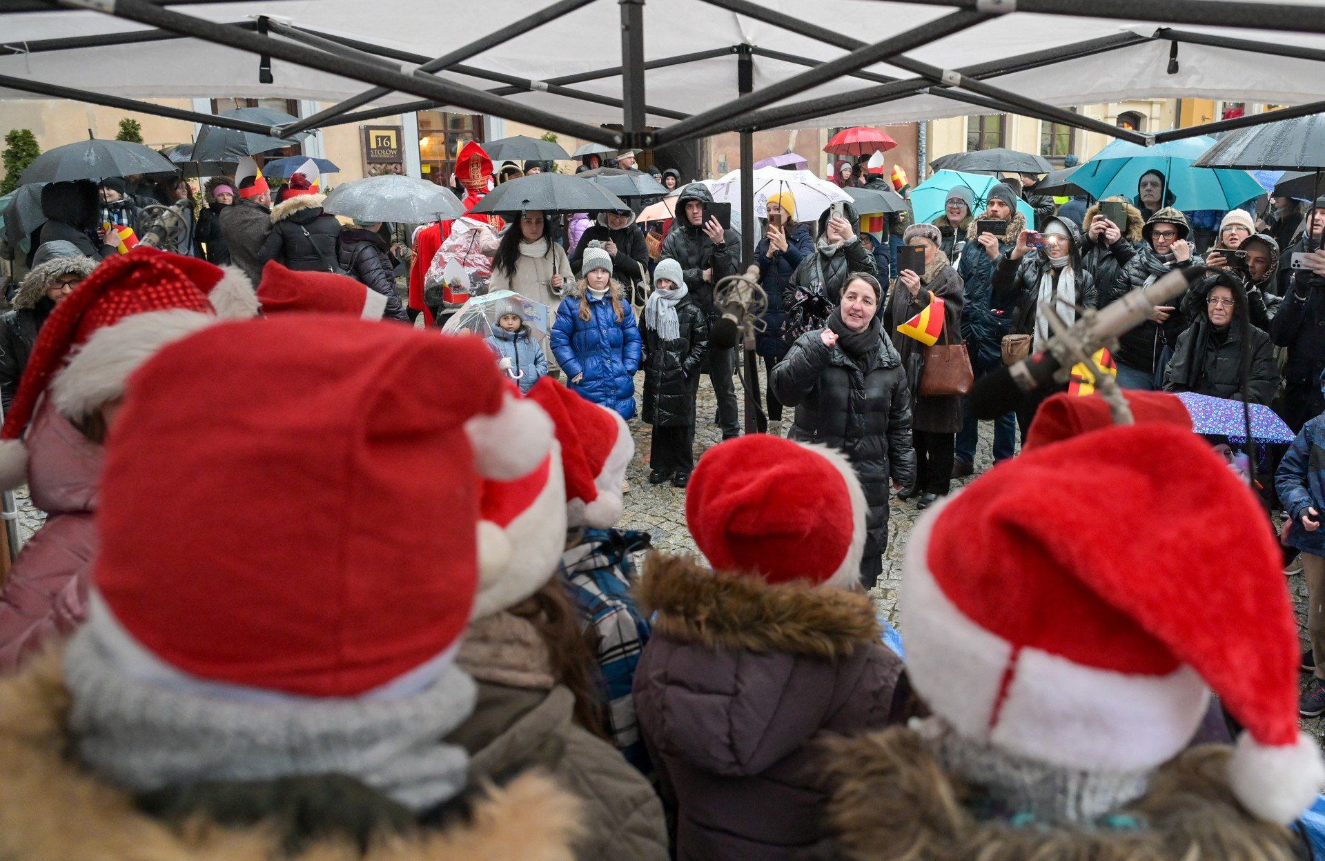 Orszak św. Mikołaja przeszedł w niedzielę (7 grudnia) ulicami Lublina.