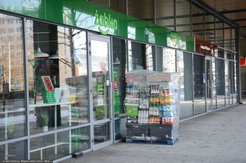 Sypią się kary na sklepy. Mandaty za palety. Policja nie ma litości
