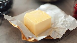 Masło znów drożeje. Kucharze zdradzili, co robią z zapasami
