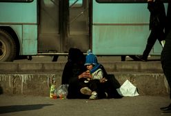 Imigrancka rodzina z dziećmi żyje na ulicy. Warszawskie służby pod lupą