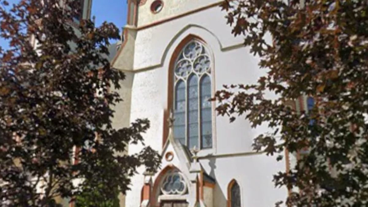 Ks. Edward Dzik przestał pełnić funkcję proboszcza parafii św. 