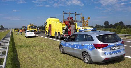 Dolnośląskie. Tragiczny wypadek na A4. Osobówka wbiła się w tira