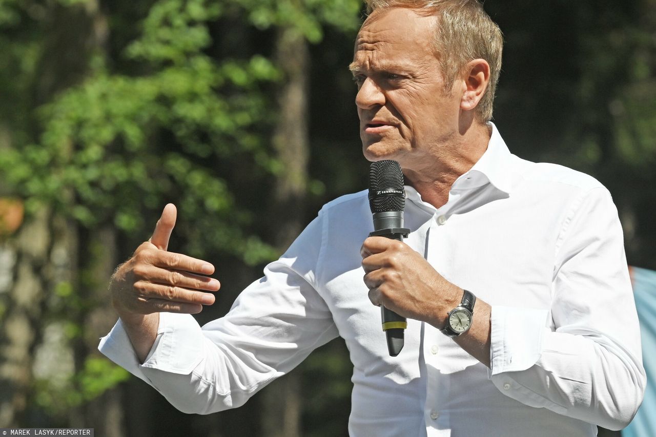 Donald Tusk: tylko odpowiedzialna władza, tylko tacy ludzie jak my są w stanie uratować 500 plus