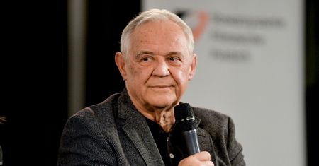 Marek Kondrat o swojej "młodej żonie" i powrocie do kraju: "Męczy mnie wiek. Mam mniej motywacji, by podróżować po świecie"