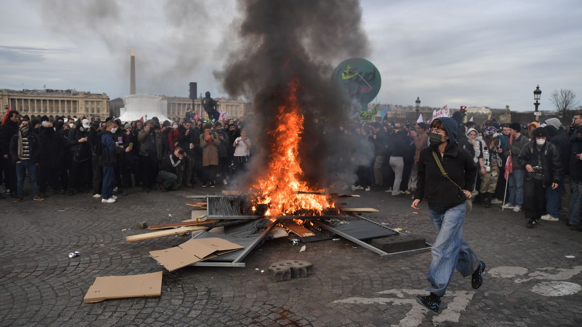 Protest w Paryżu przeciwko podniesieniu wieku emerytalnego. Związki zawodowe zapowiadają jeszcze większe manifestacje. 