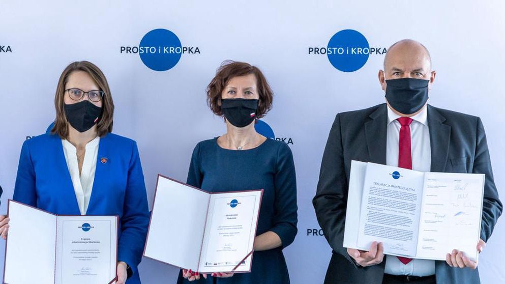 PIT 2020. Pisma od skarbówki mają być bardziej zrozumiałe. Na zdjęciu pierwszy z prawej minister finansów Tadeusz Kościński