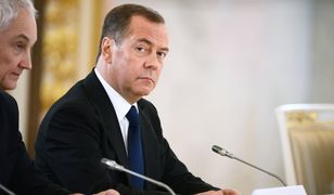 Miedwiediew grozi Francuzom. "Zostaną pocięci na kawałki"