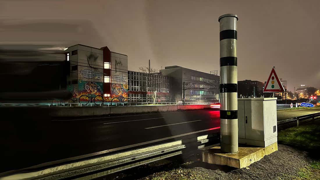 Fotoradar zamiast zasilania z sieci wykorzystuje ogniwo paliwowe