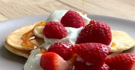 Przepis na naleśniki, który stosuje Jamie Oliver. Będą gotowe w kilka minut!