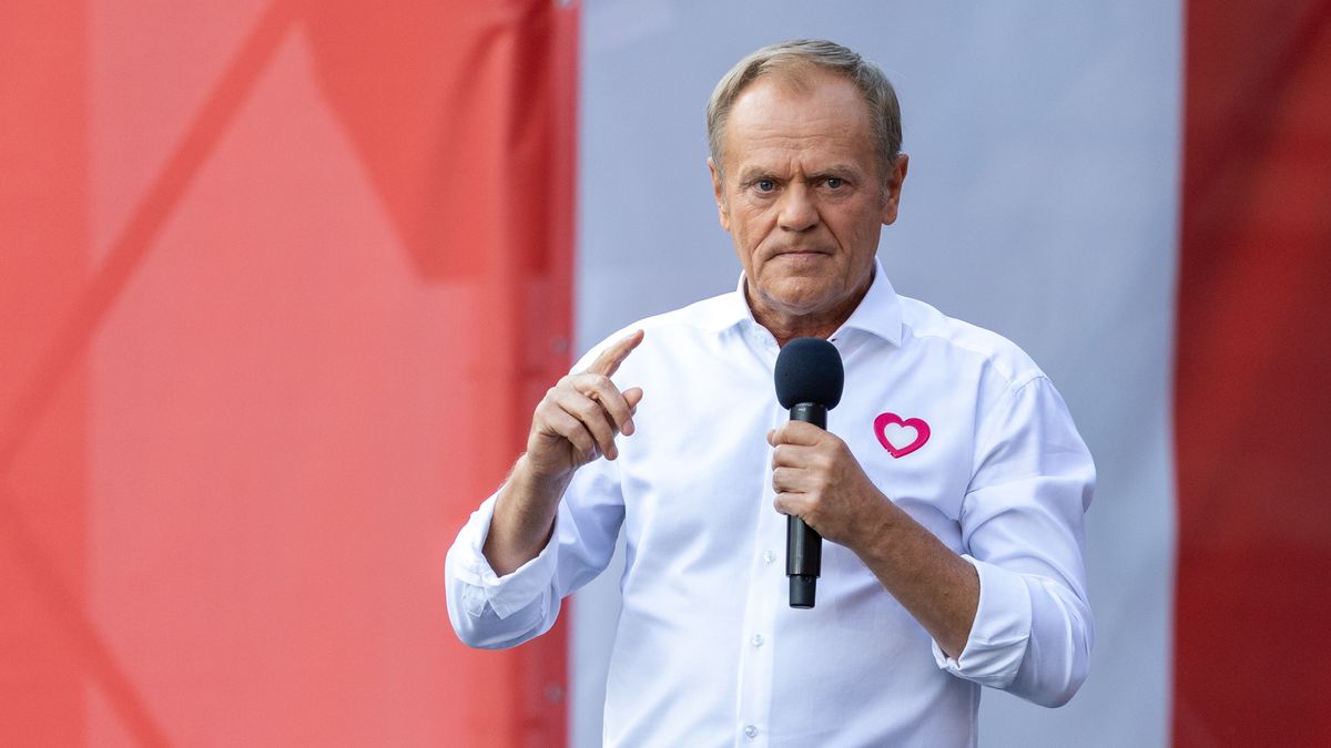 Rząd Donalda Tuska obiecał "odkręcenie" zasad rozliczania składki zdrowotnej. "To ostatni dzwonek" - mówią eksperci