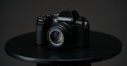 Fujifilm X-S10: Ergonomia, która pokazuje nowy kierunek firmy