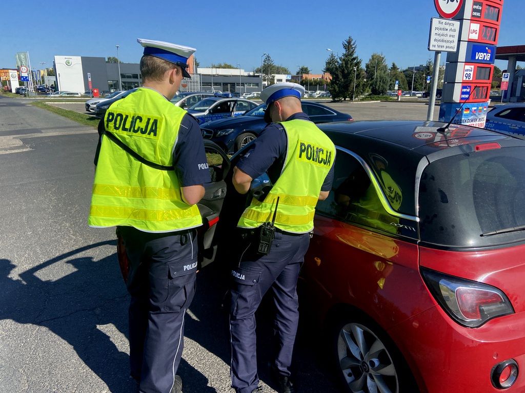 Polacy za dożywotnim odebraniem prawa jazdy za łamanie sądowego zakazu