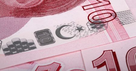 Erdogan postawił na swoim – może zostać dyktatorem. Rynki się ucieszyły, a turecka lira gwałtownie się umocniła